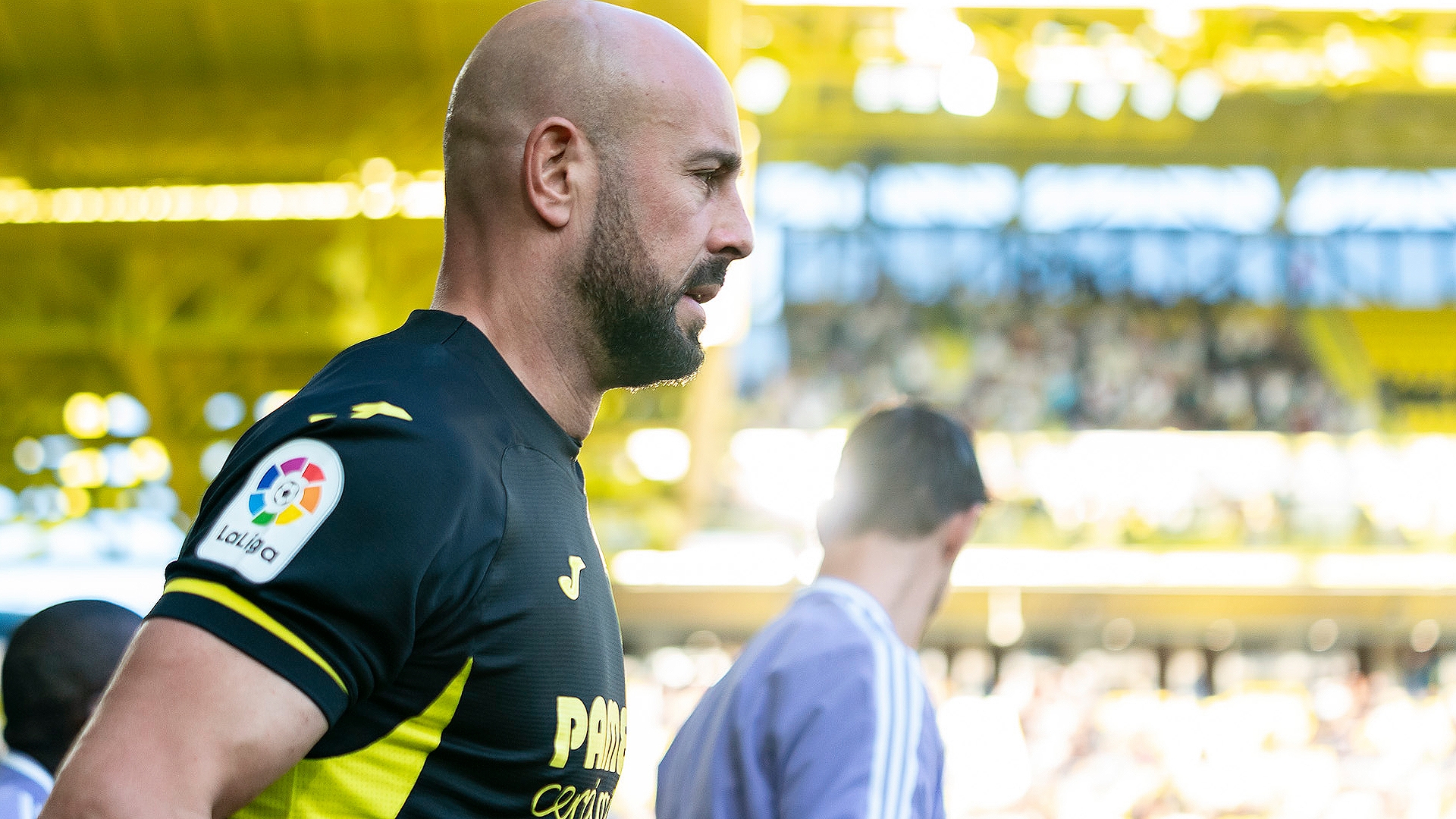 Reina, returning in style