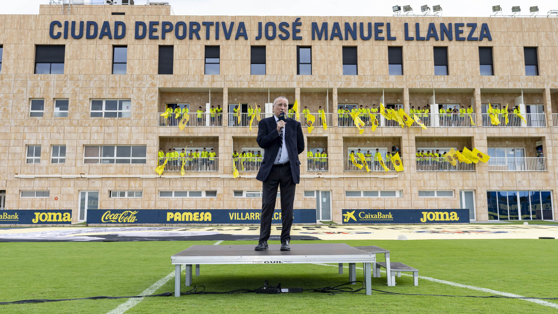“José Manuel Llaneza va ser, és i serà sempre especial per a tots”