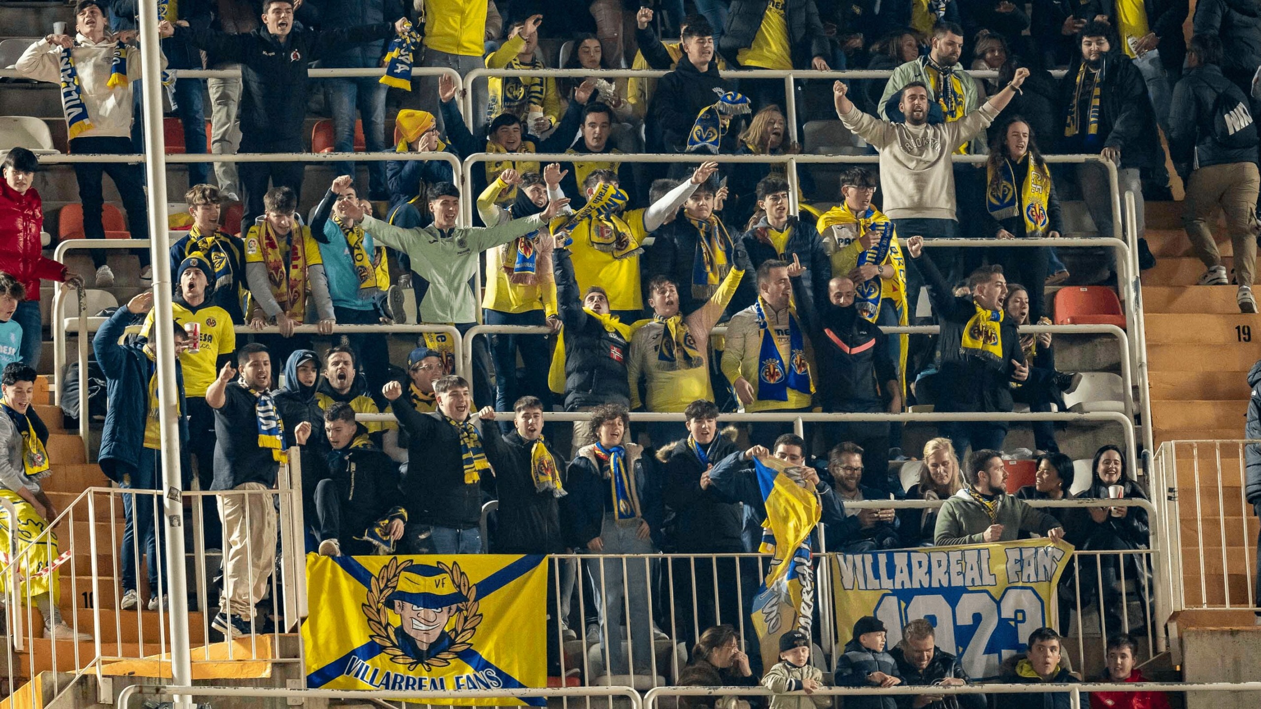 ¡Anima al Villarreal en Montjuic!
