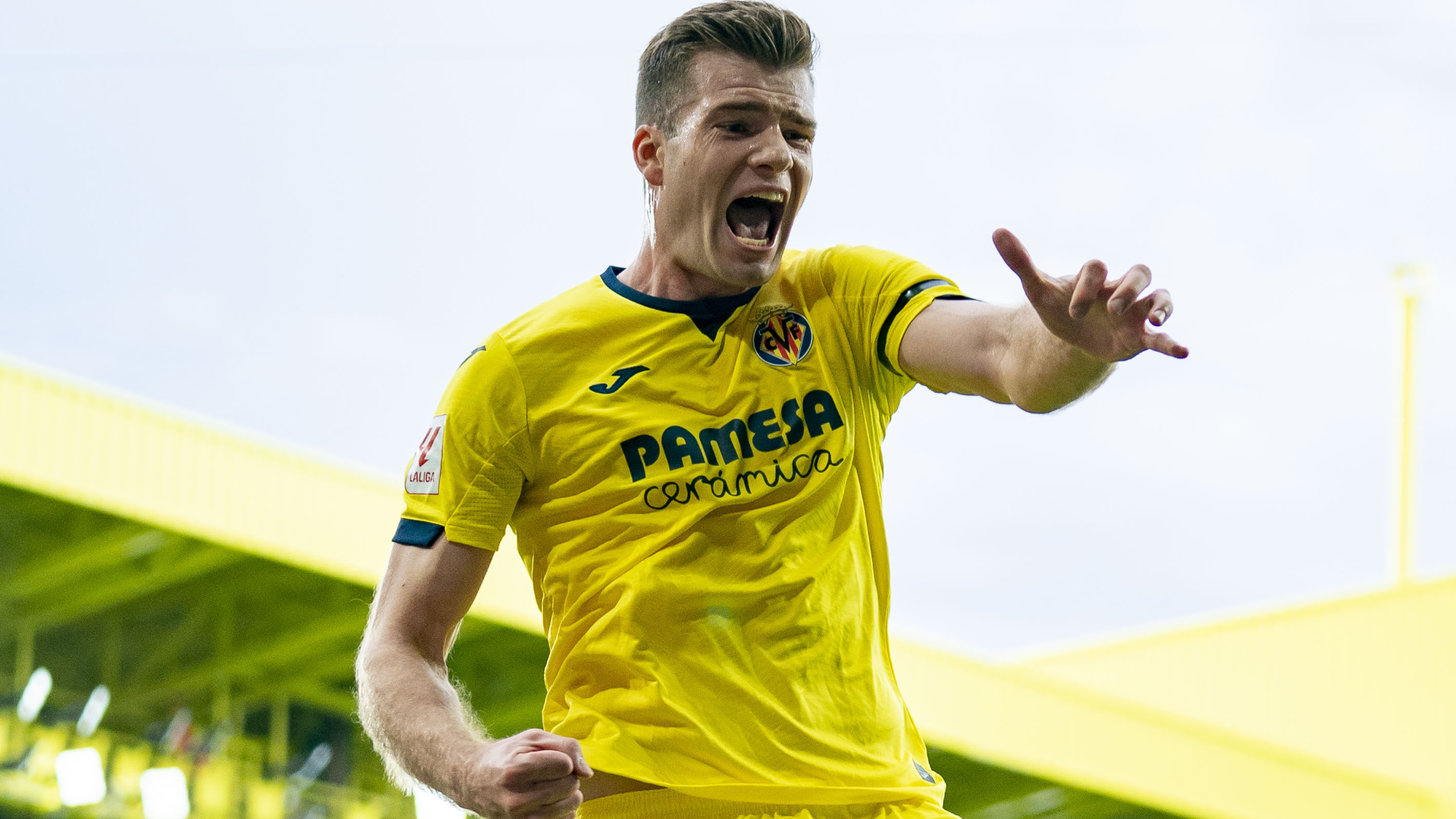 El Villarreal aviva la llama de Europa (3-0)