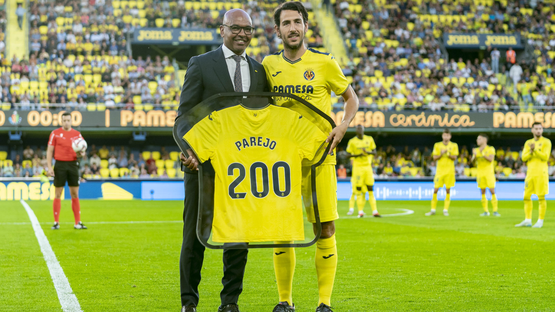 Homenaje a Dani Parejo por los 200 partidos