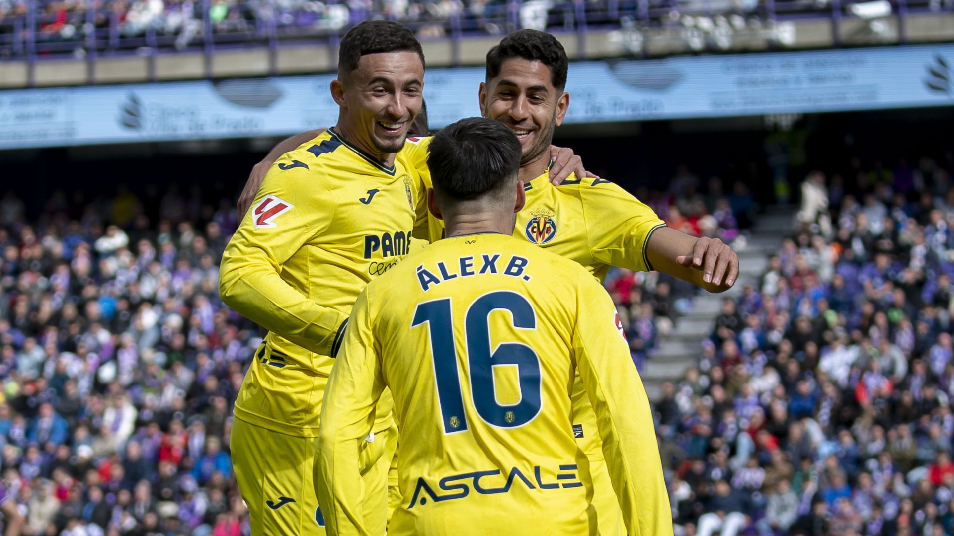 Álex Baena, Yeremy Pino y Ayoze Pérez, convocados con España