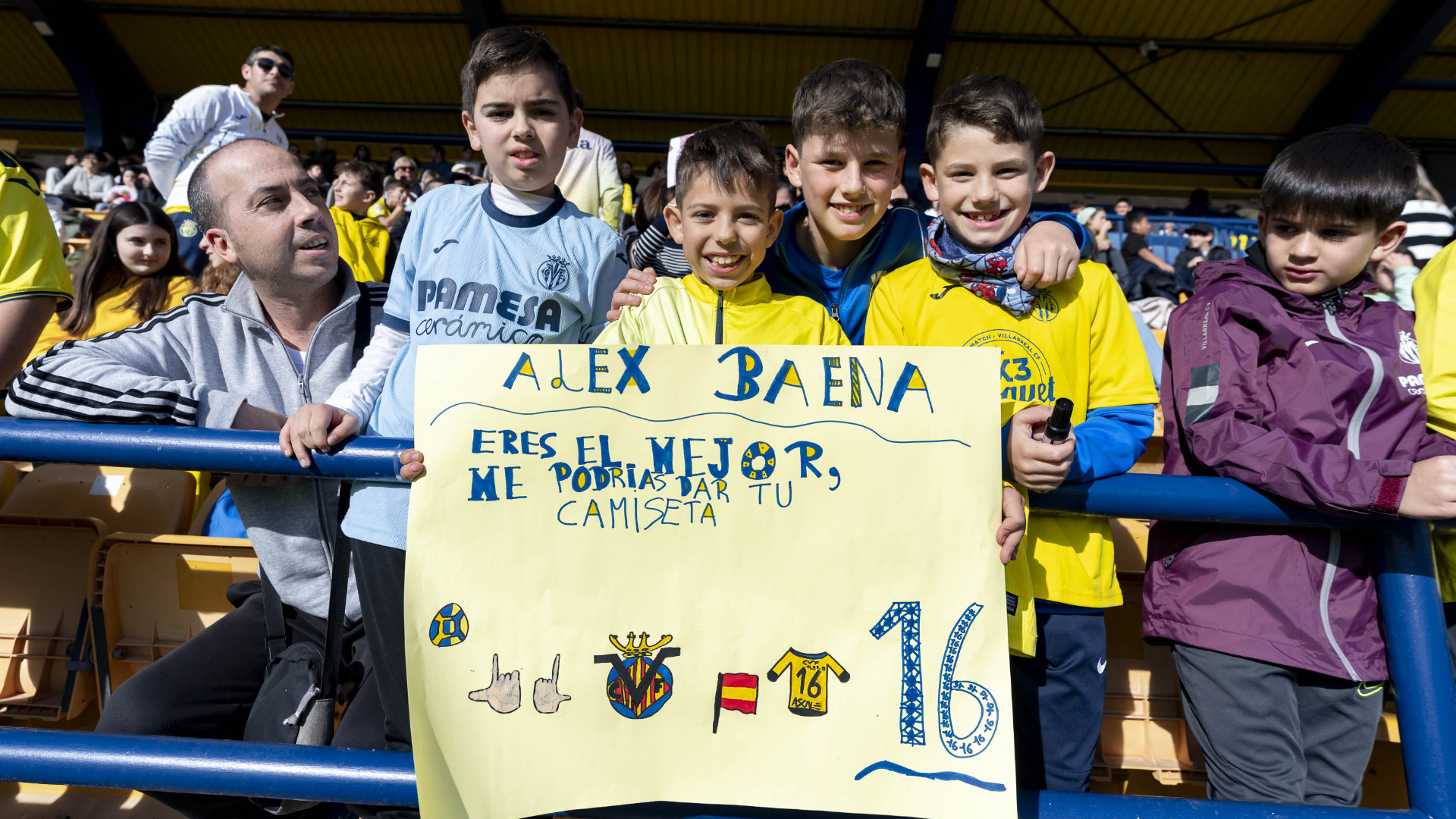 La afición disfruta del entrenamiento más navideño