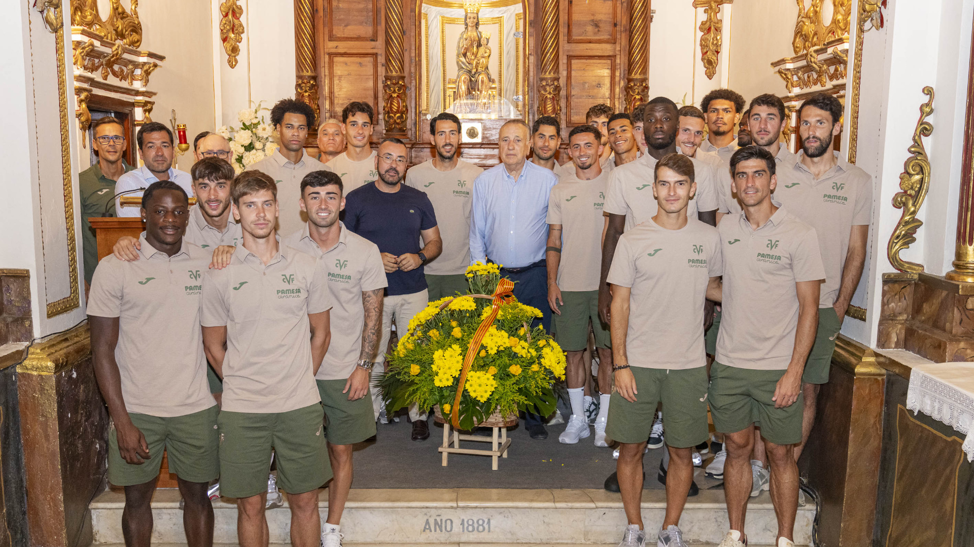 Tradicional ofrenda a los patronos de Vila-real
