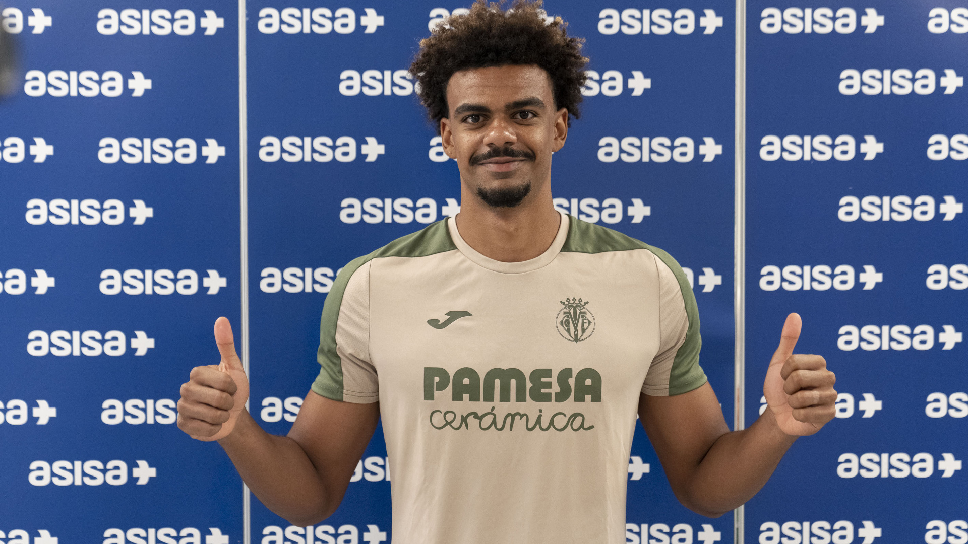 Renato Veiga supera la revisión médica