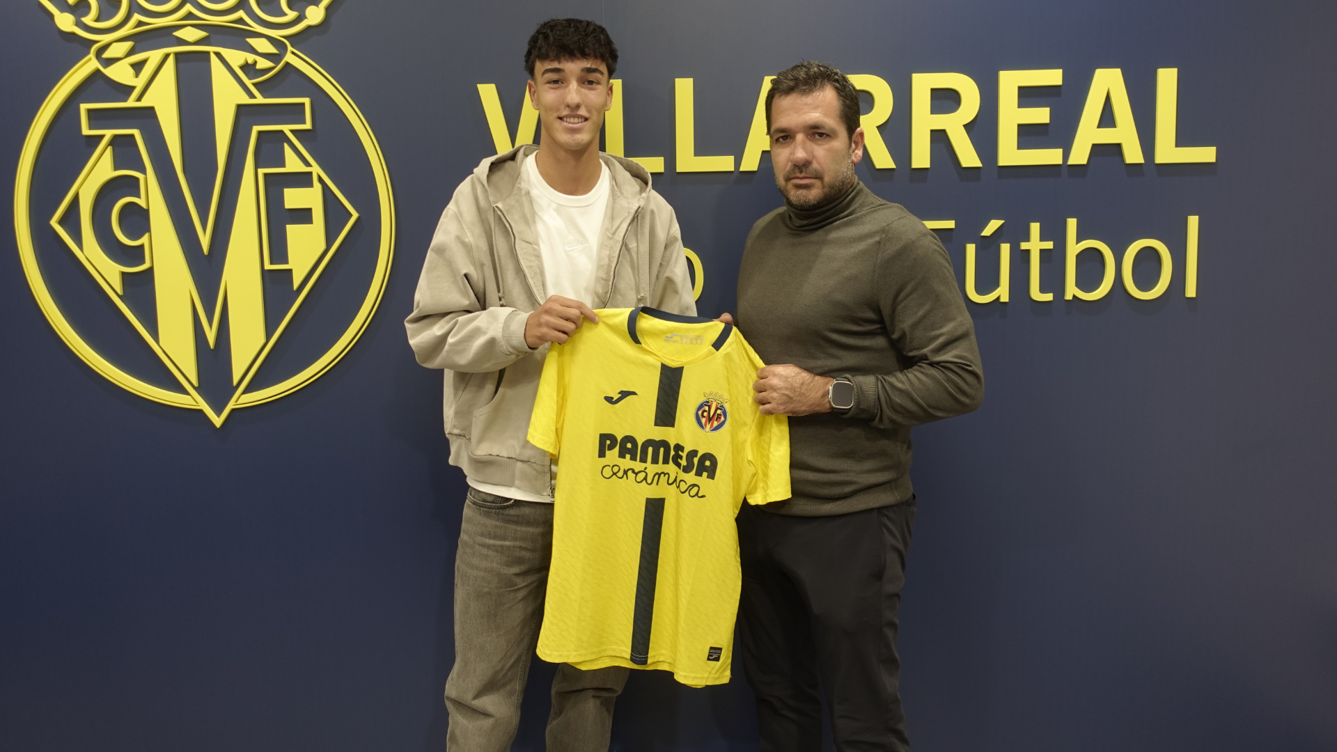 Carlos Maciá renueva hasta 2029