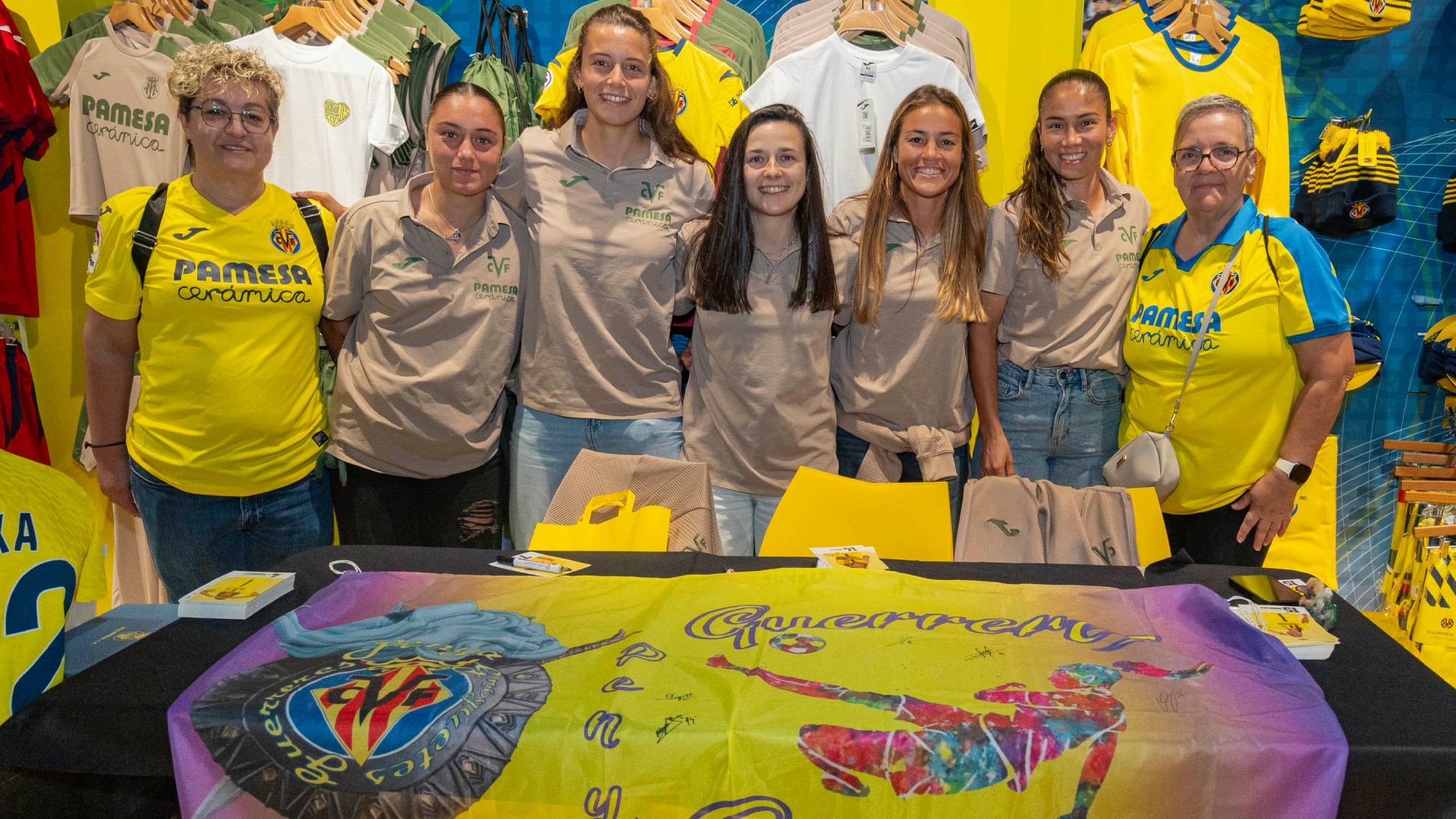 The fans meet Villarreal Women players