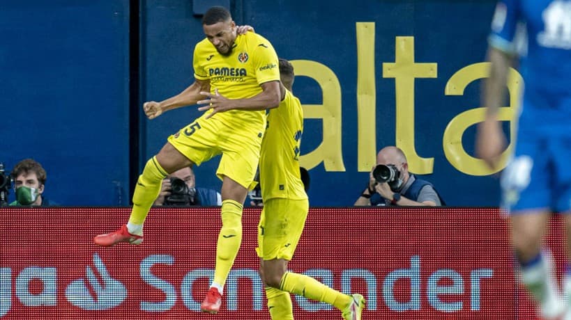 Exhibición frente al Real Betis (2-0)