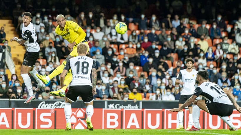 El Villarreal cae en Mestalla (2-0)