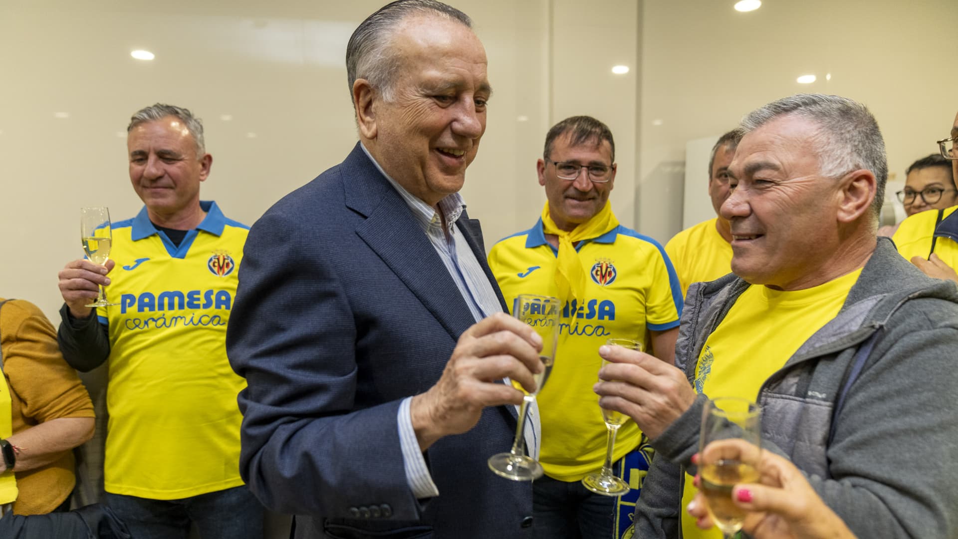 Las mejores fotografías del brindis por la permanencia