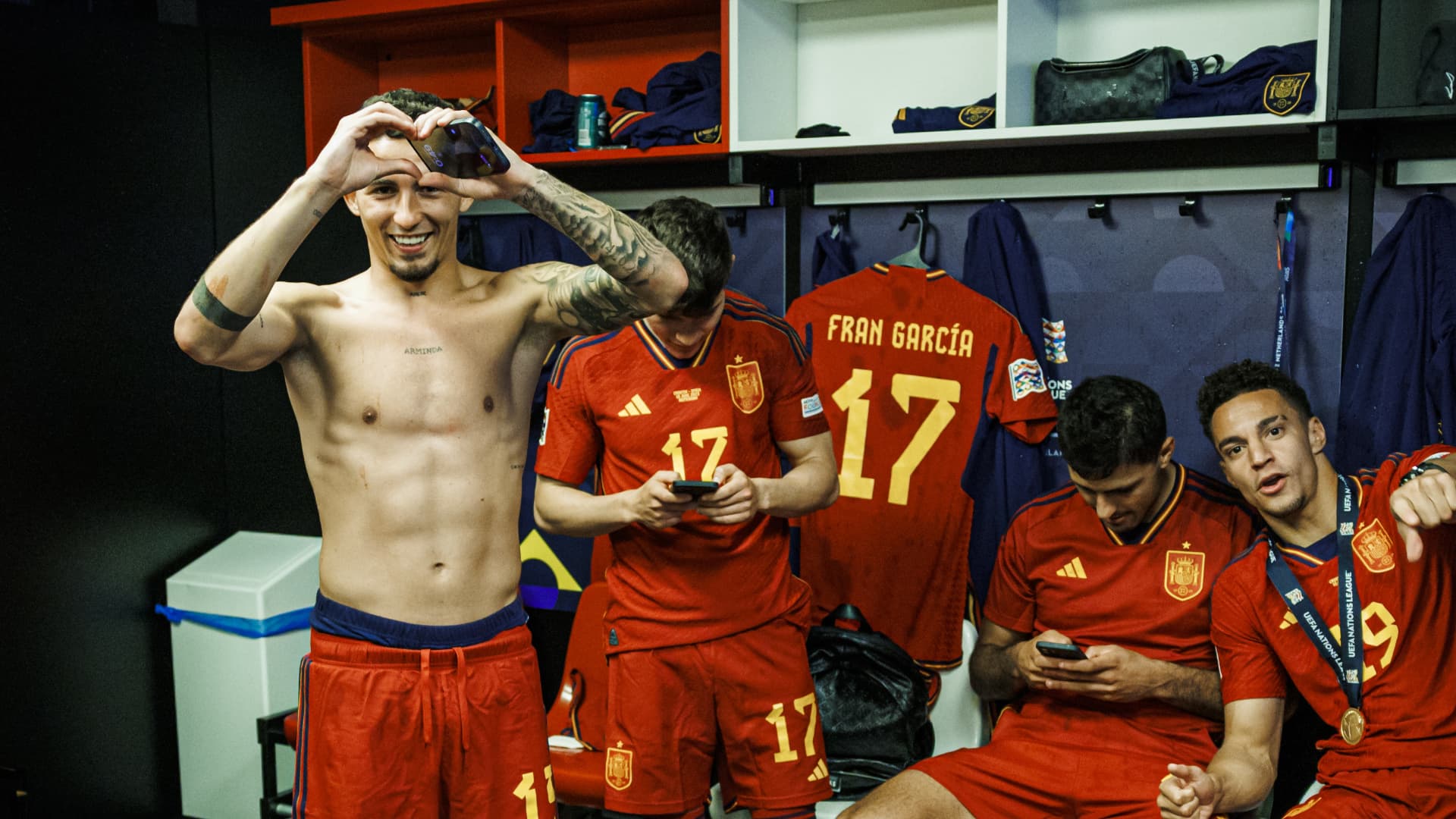 The photos of Yeremy’s celebration with Spain