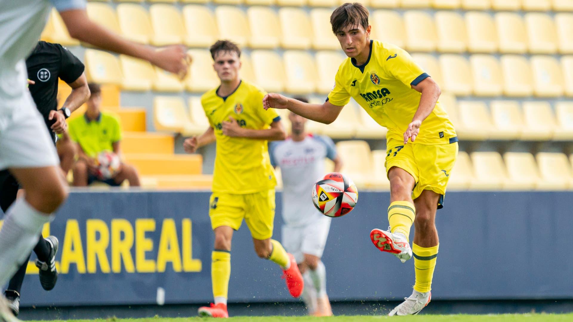 Watch Villarreal C vs Elche Ilicitano live!