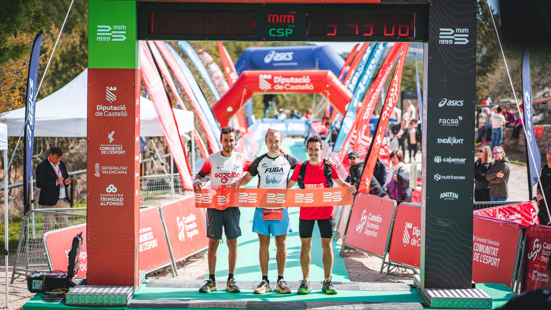 ASICS Penyagolosa Trails brilla con fuerza