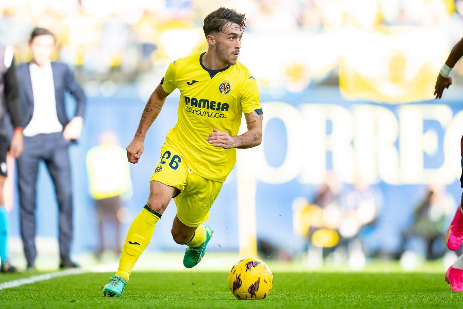 Adrià Altimira renueva hasta 2026