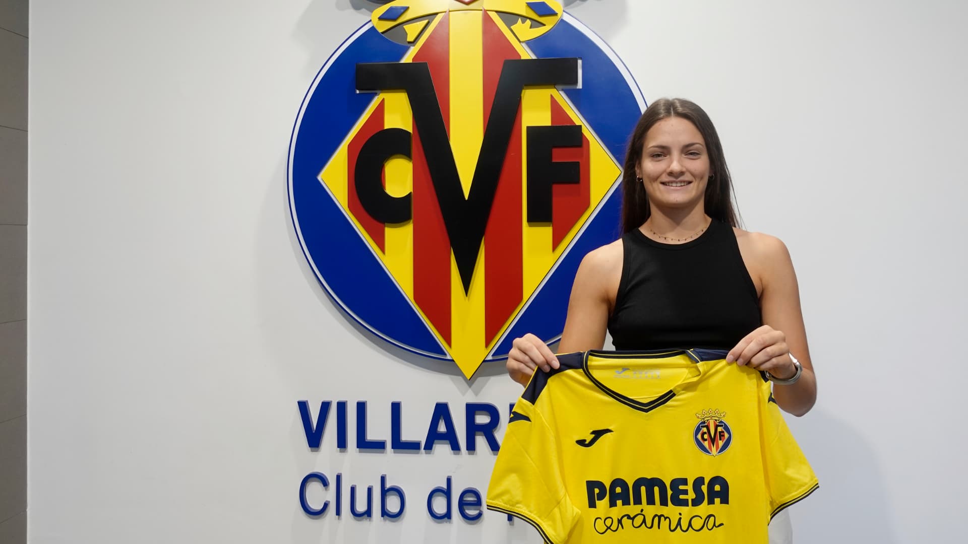 Elena Gil refuerza el ataque de las groguetes