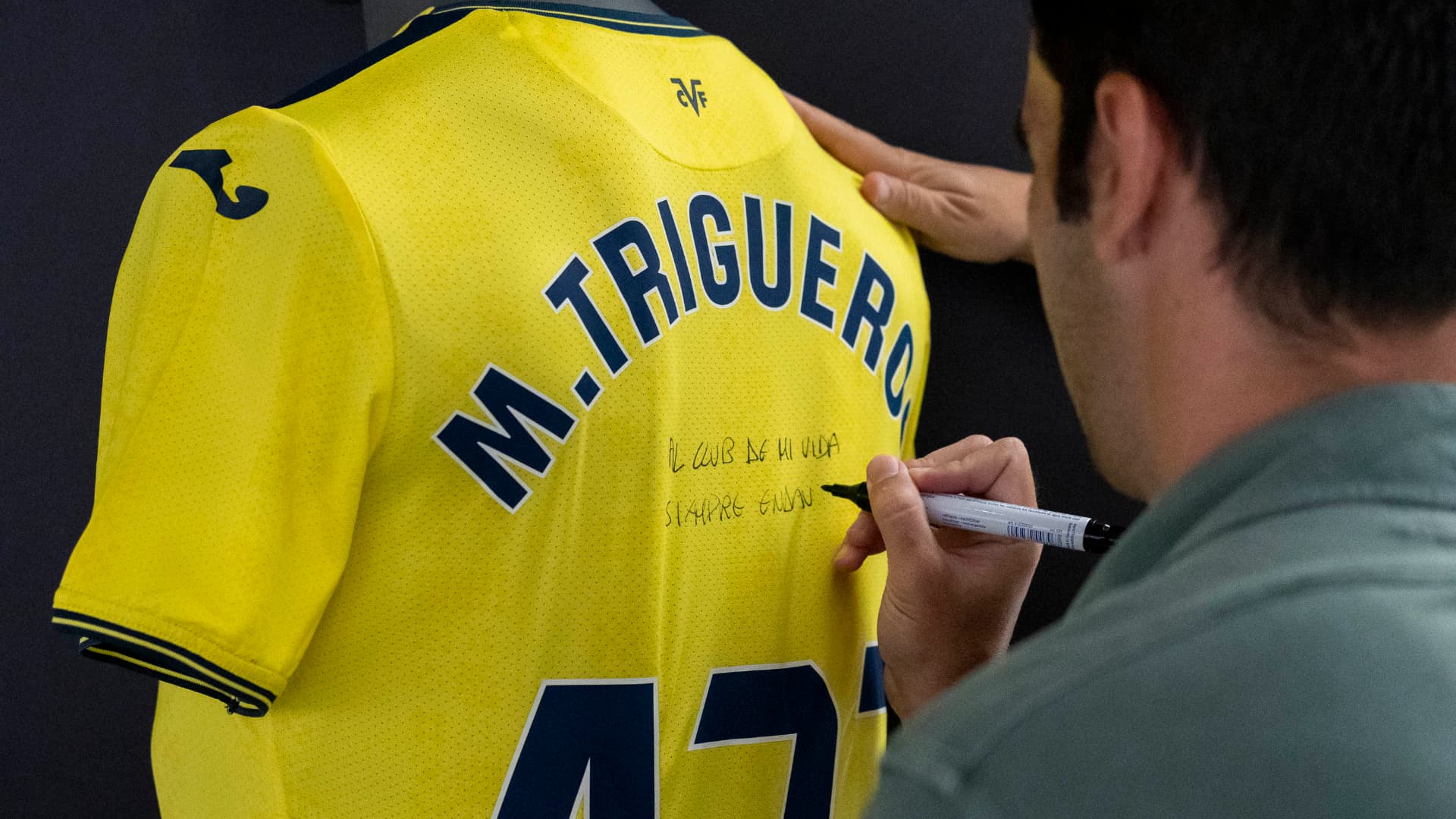 Les fotos de l’emotiu comiat del ja llegendari Manu Trigueros