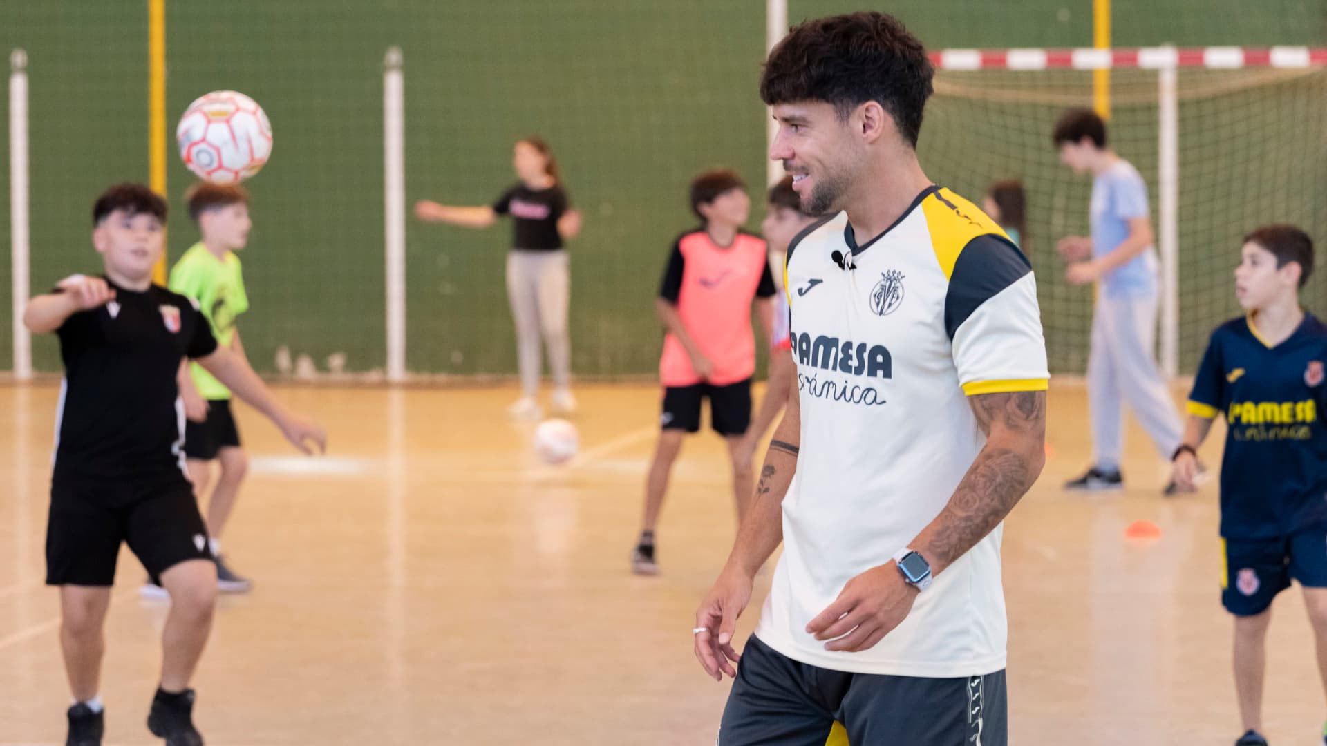 Juan Bernat y Carmen Carbonell protagonizan ‘Una Estrella En Tu Cole’