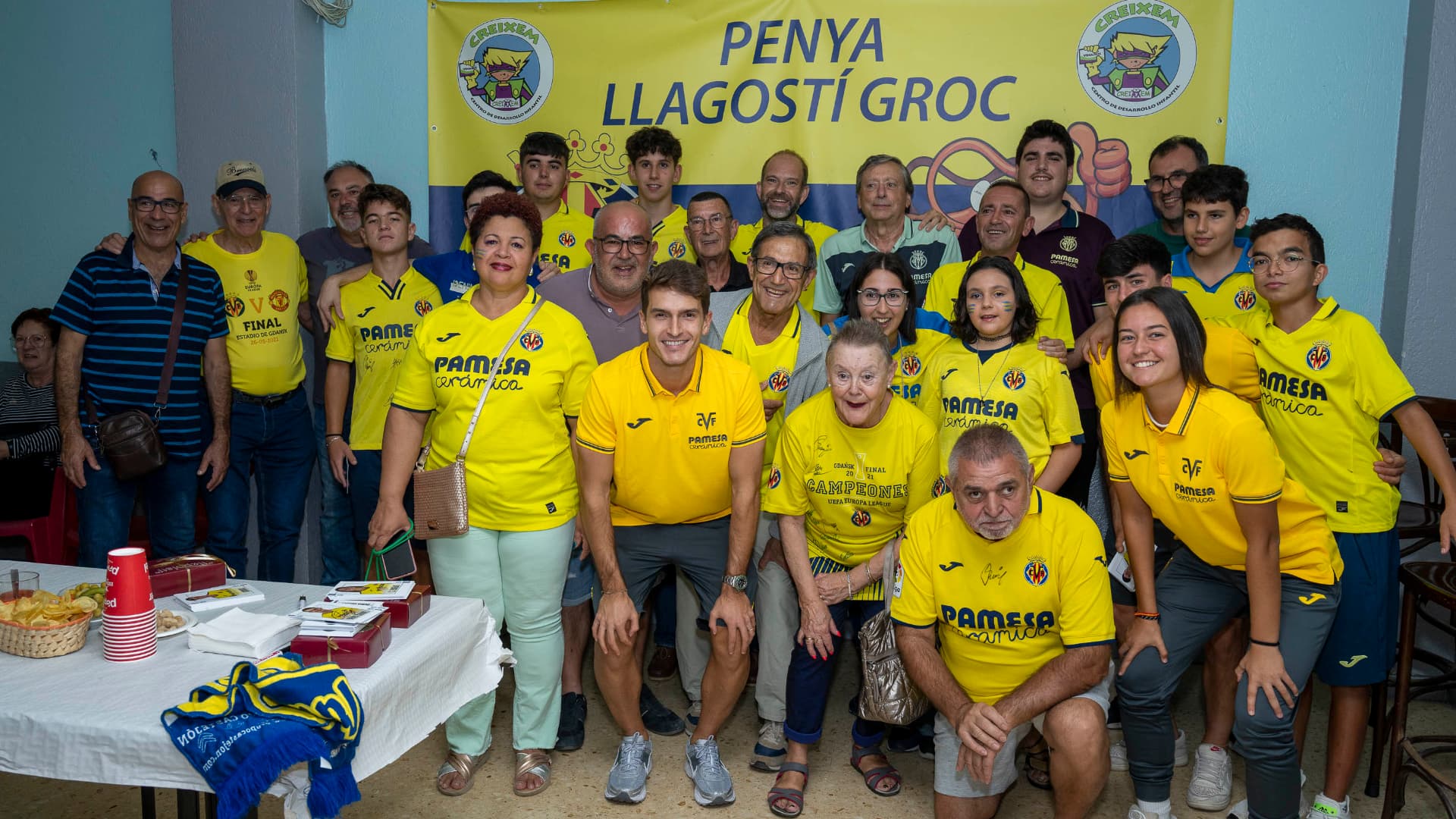 El Villarreal tiñe de amarillo la Penya Llagostí Groc