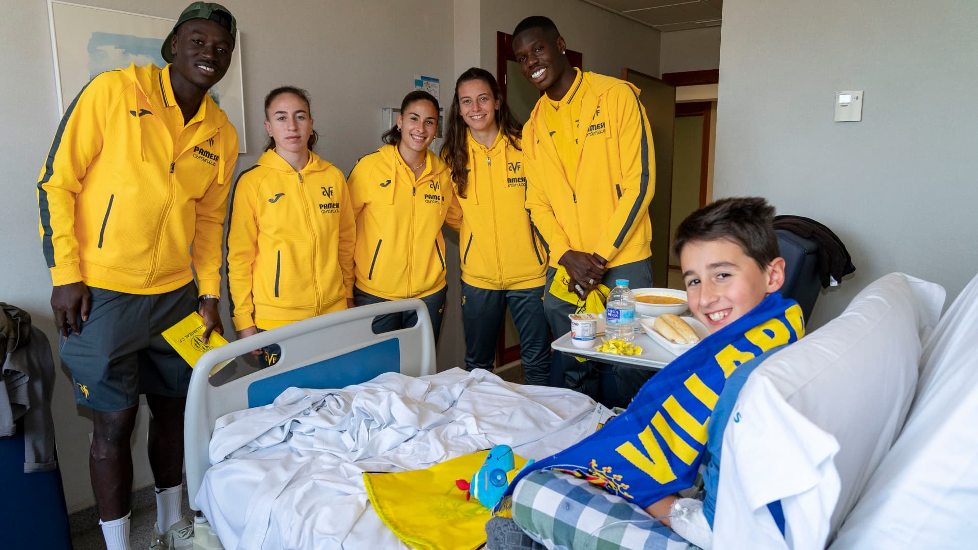 La visita navideña a los hospitales en fotos ?