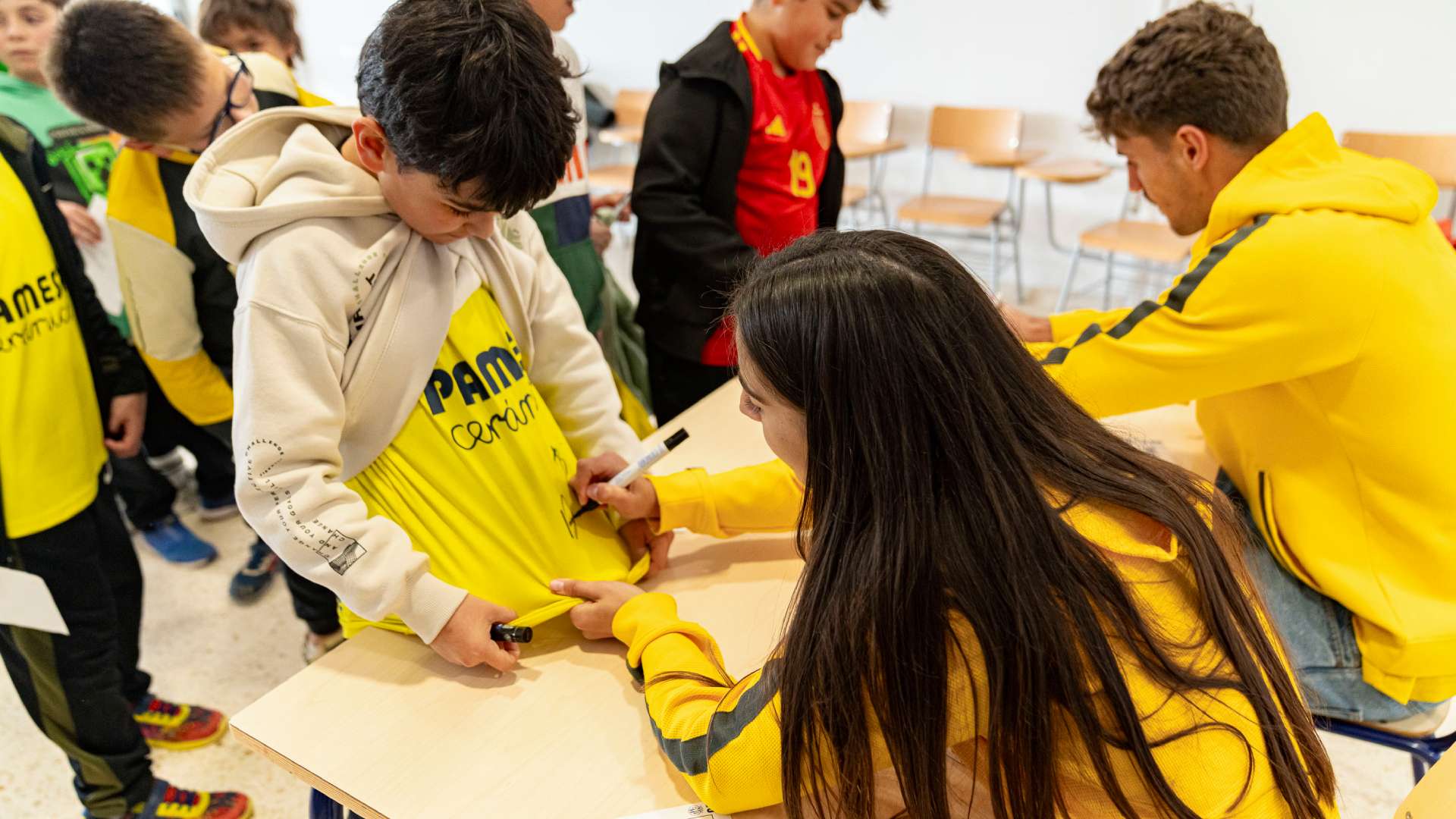 Las fotos de Diego Conde y Lauris Rodríguez en el CEIP Nou Pedro Alcázar