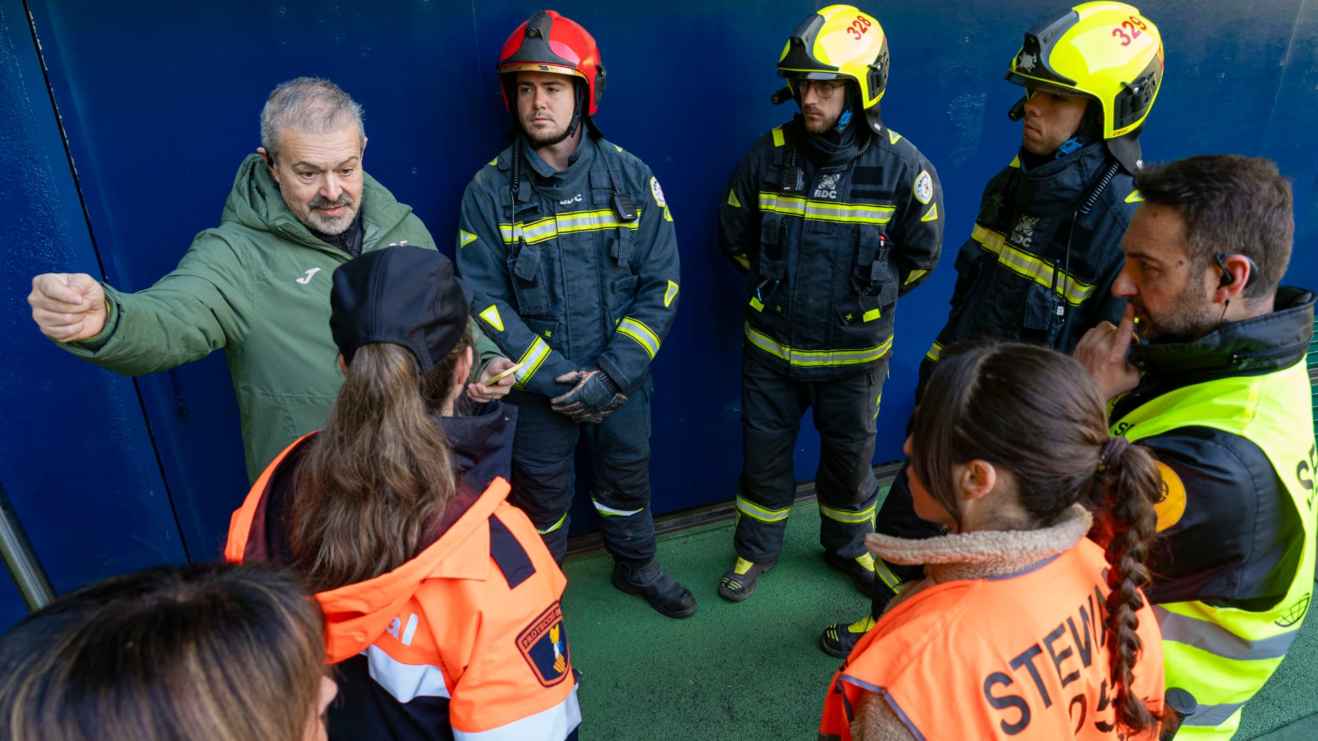 El Villarreal realitza un simulacre d’evacuació a l’Estadio de la Cerámica