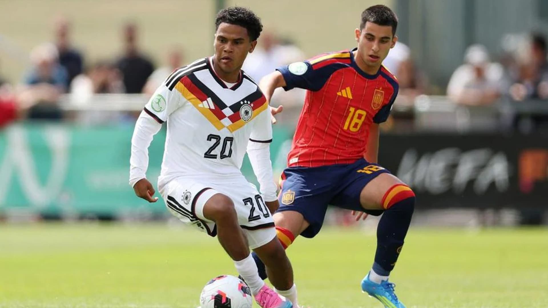 José Gaitán estrena titularidad ante Alemania (4-0) y España Sub-19 pasa a semis con pleno de triunfos