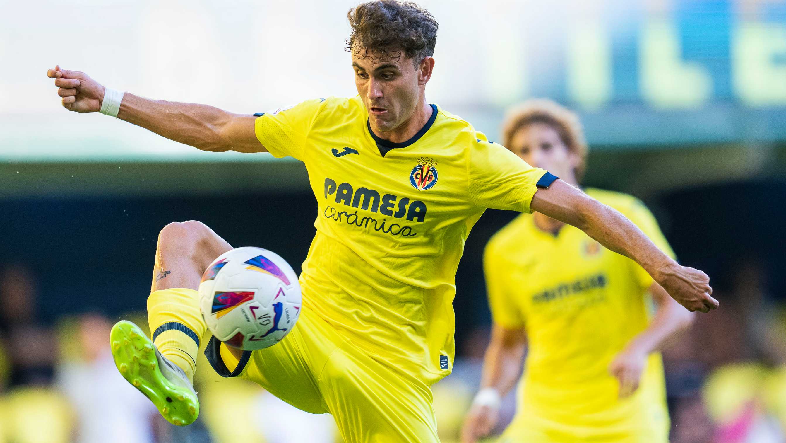 Álex Forés, cedido al Real Oviedo