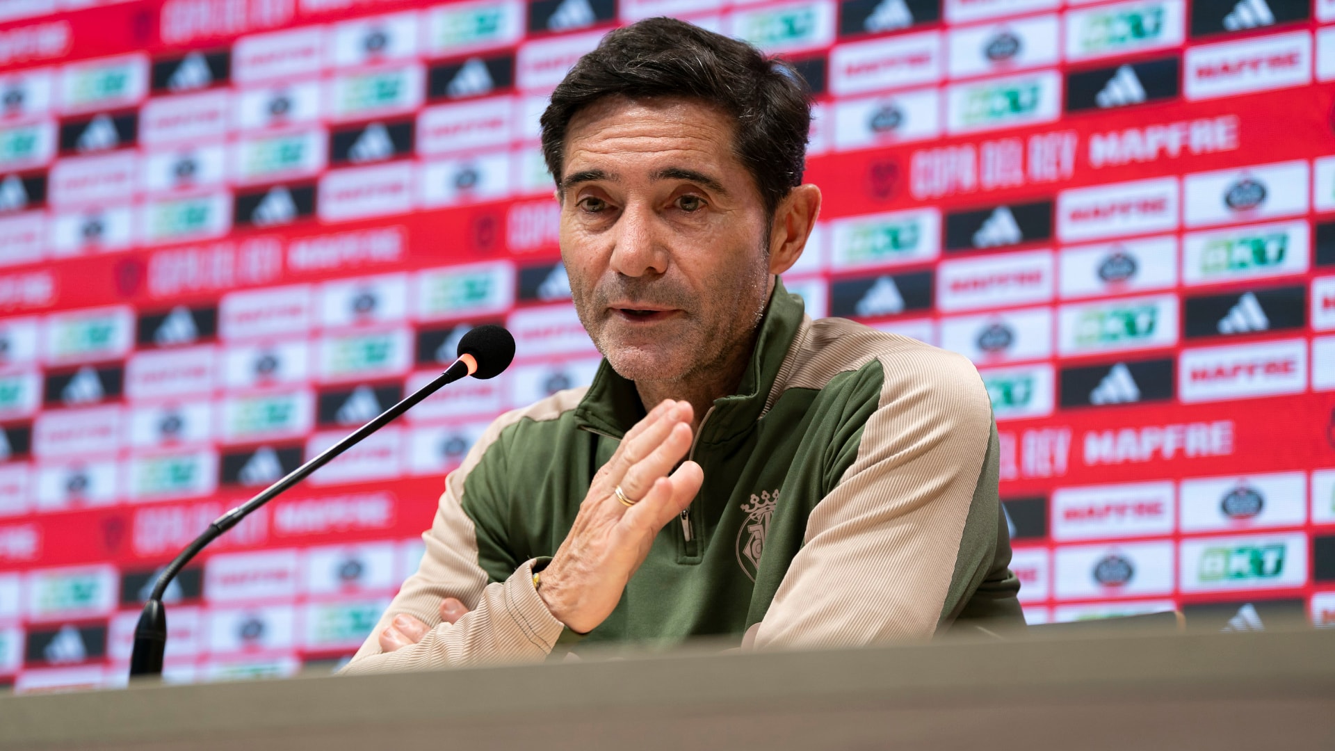 Marcelino: “Debemos afrontar el partido con respeto, humildad y máxima ambición”