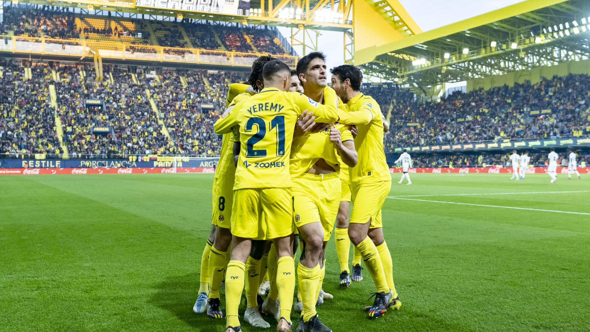El Villarreal tumba al campeón (2-1)