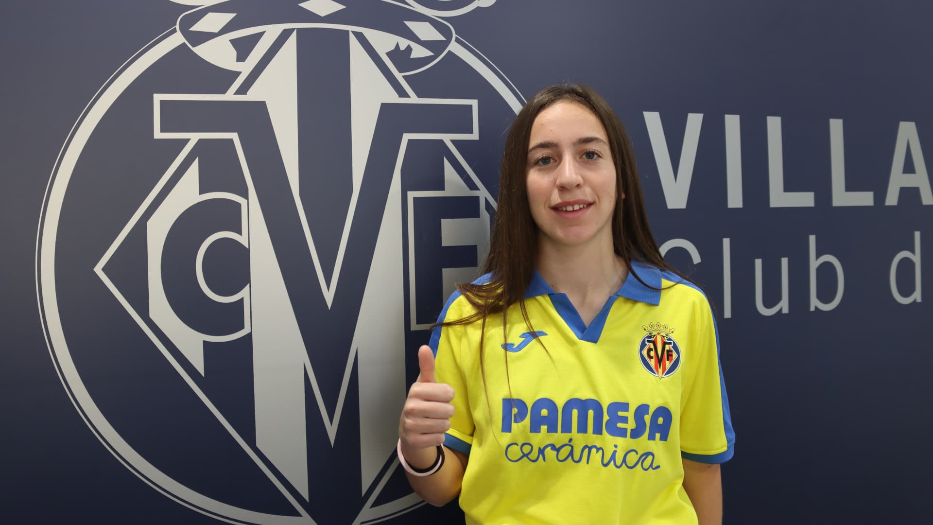 Lucía Romero, talento para el mediocentro