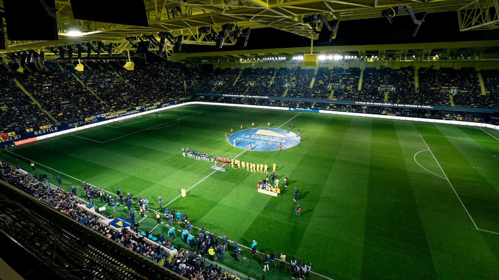 El Estadio de la Cerámica estrena show de luces