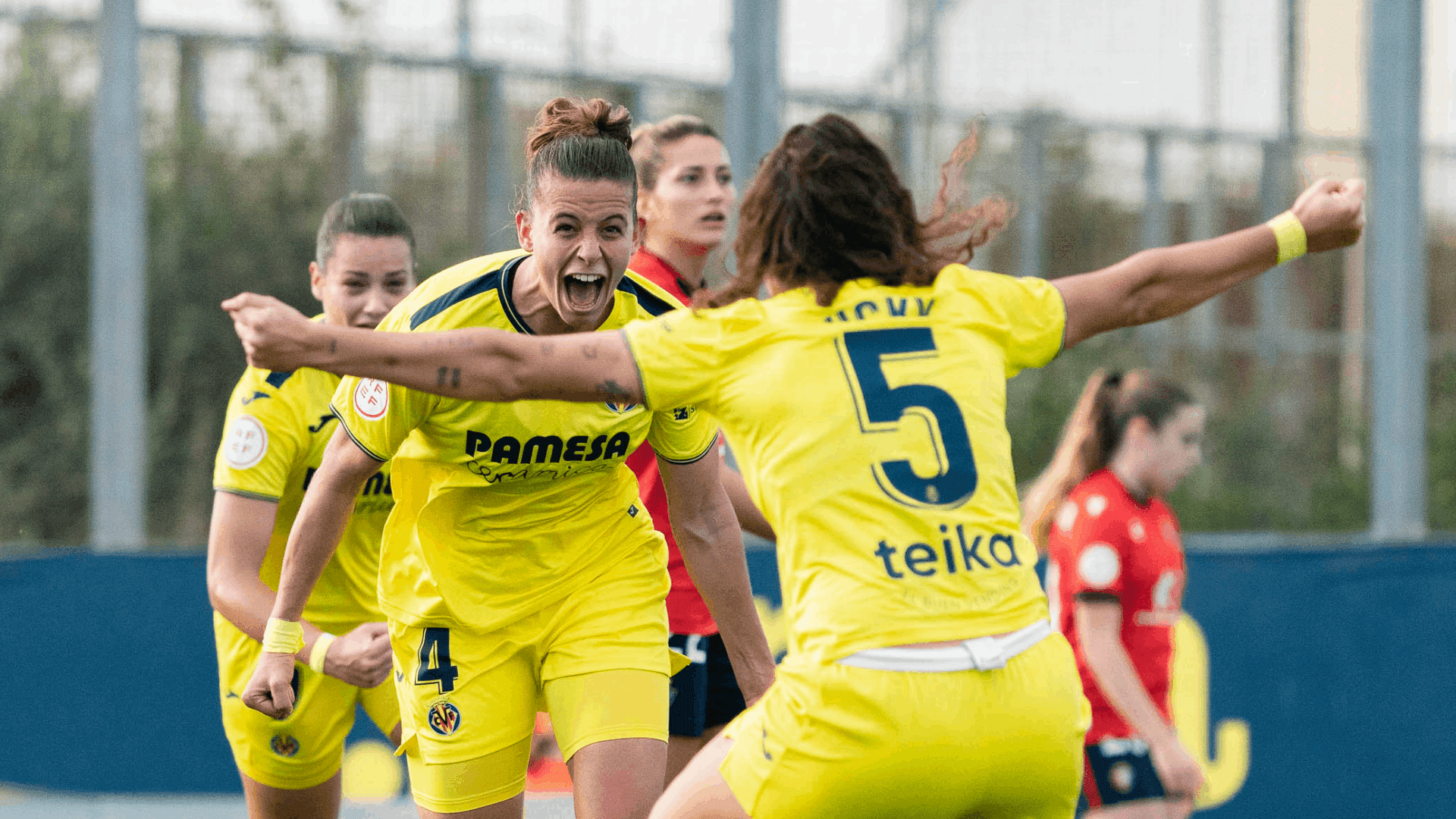 Protocolo de acceso para el Villarreal Femenino ante el Real Madrid