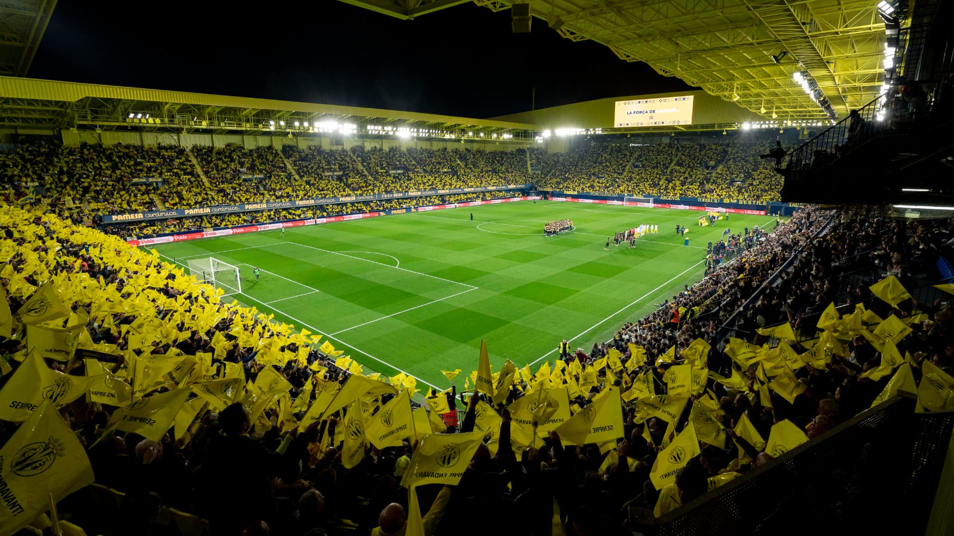 El Villarreal CF monta una gran fiesta por la Champions ante el Sevilla FC