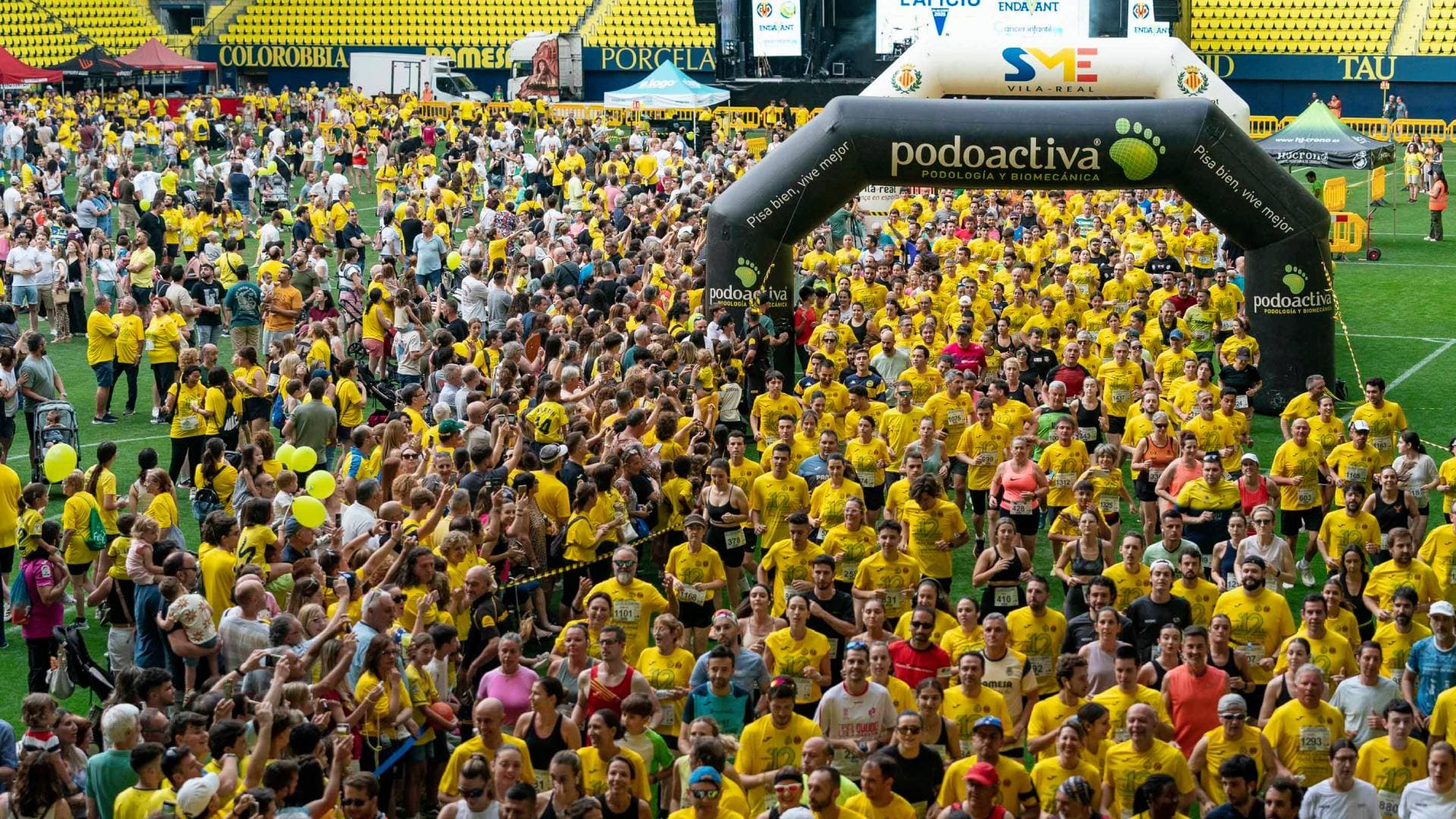 La afición disfruta de la fiesta en su honor