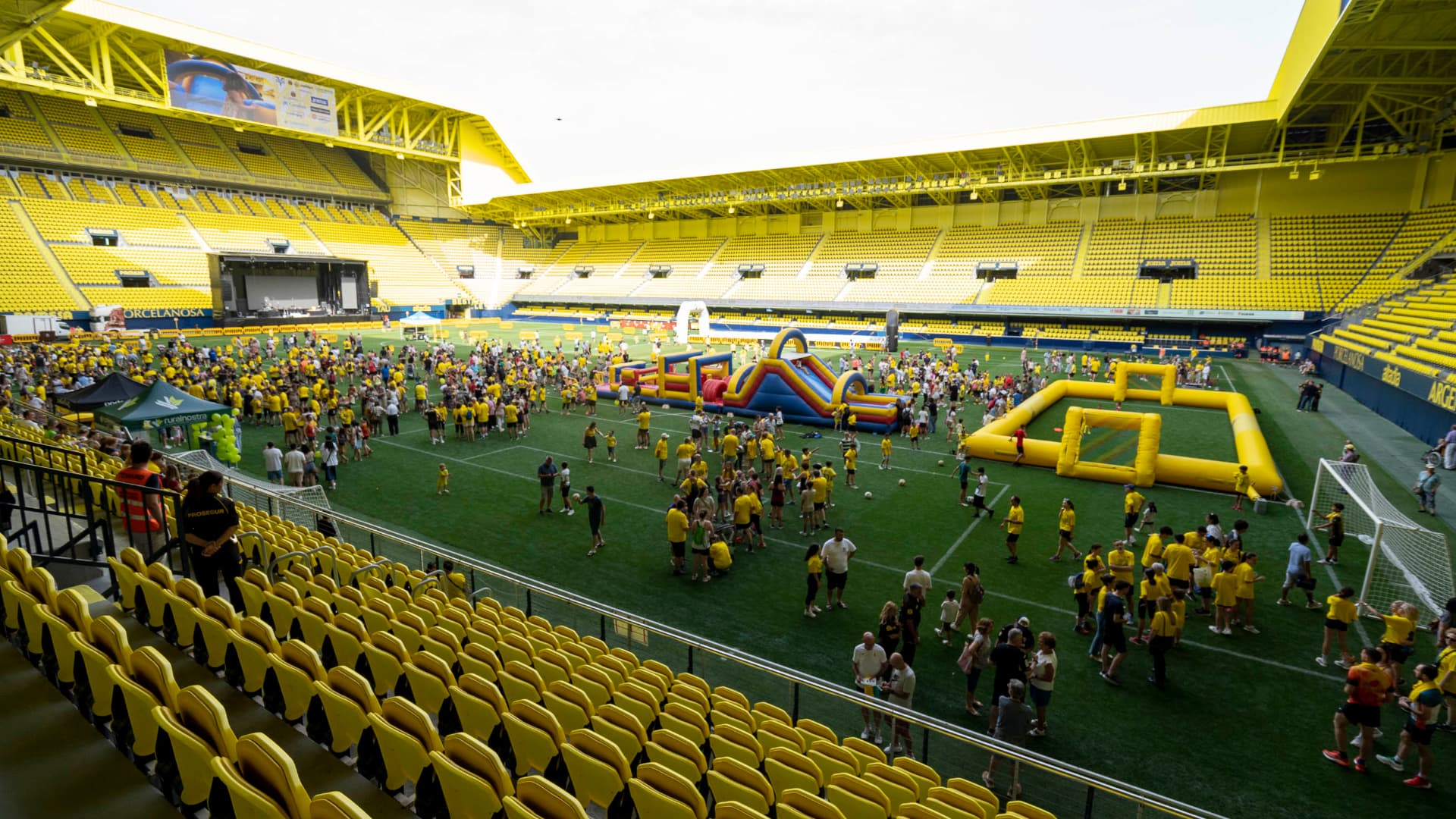 Un verano sin vacaciones para el Estadio de la Cerámica