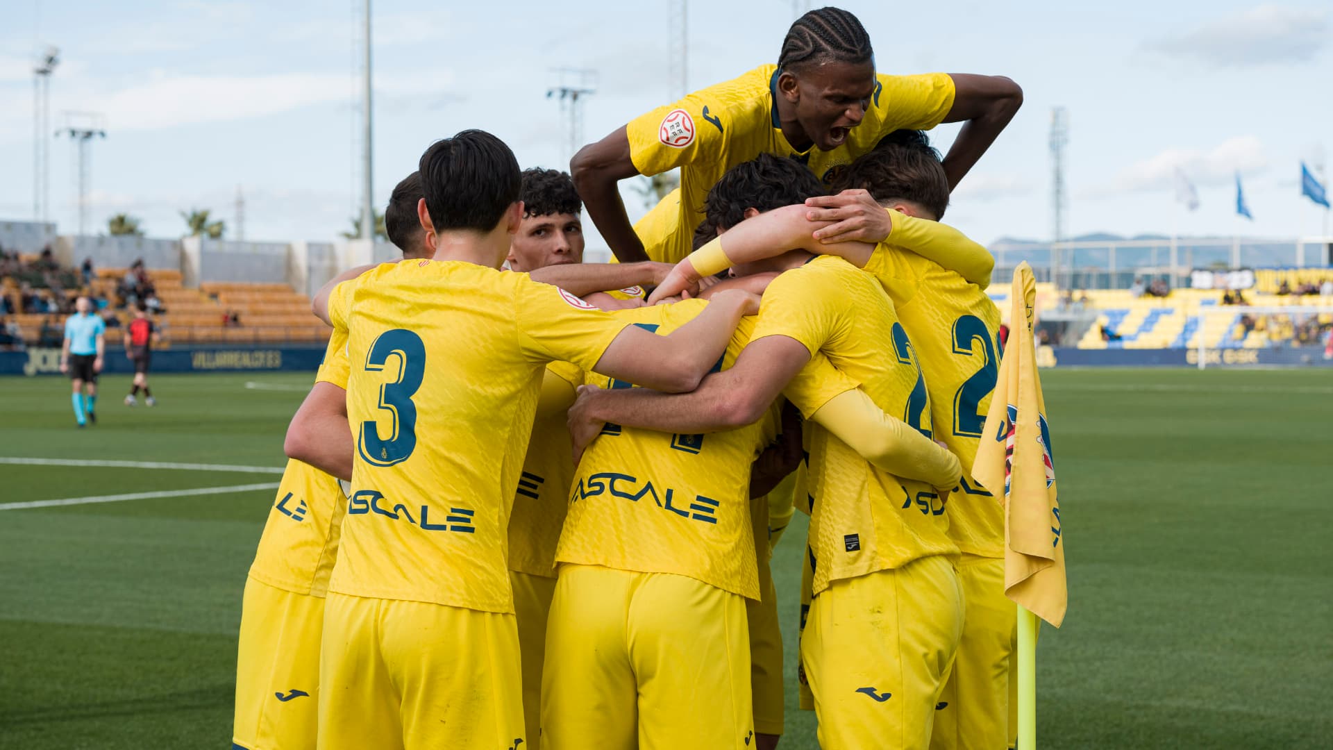 Into the Youth League round of 16!