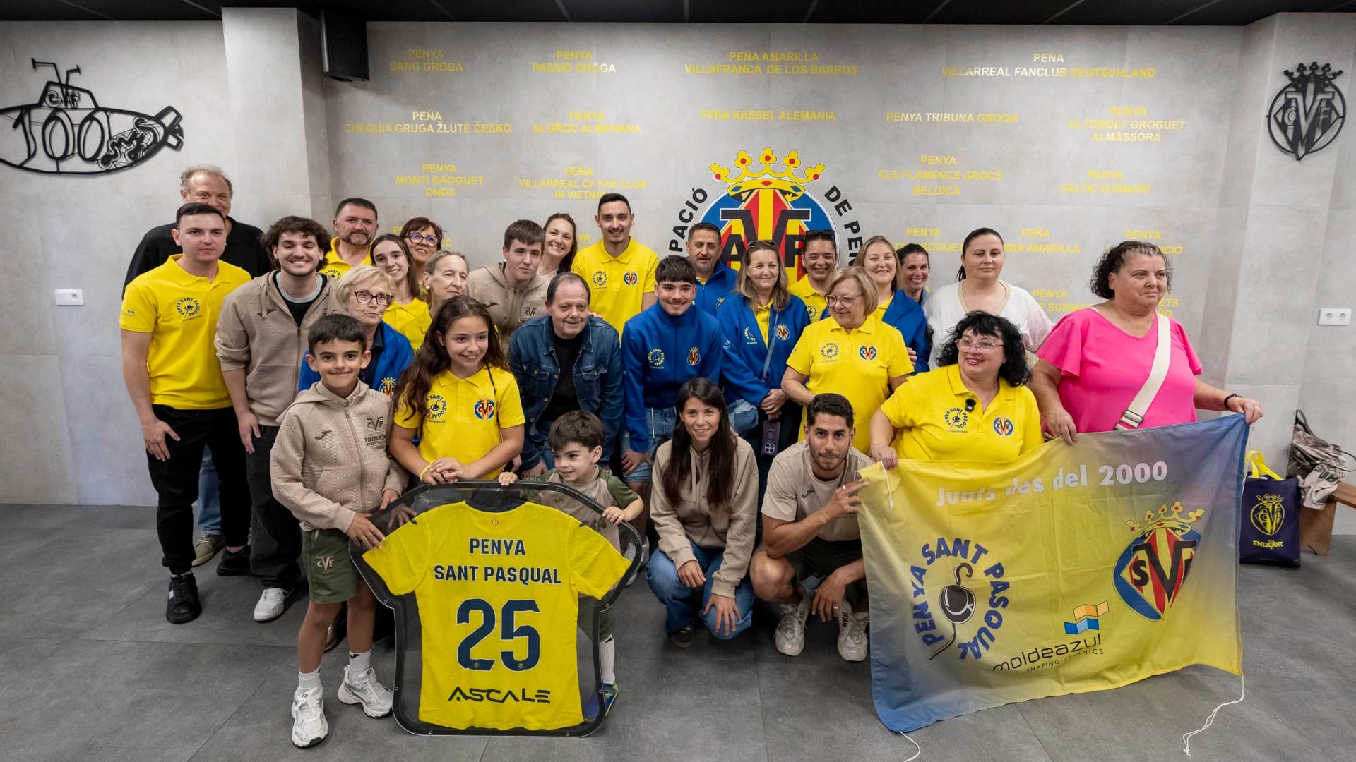 Ayoze Pérez and Marta Querol, special guests at the 25th anniversary of the Peña Sant Pasqual