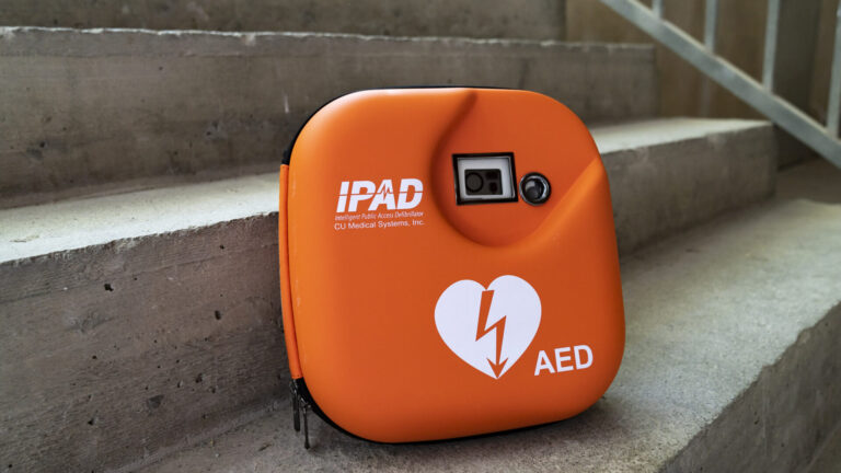 20230117 InstalacionDesfibriladores 010