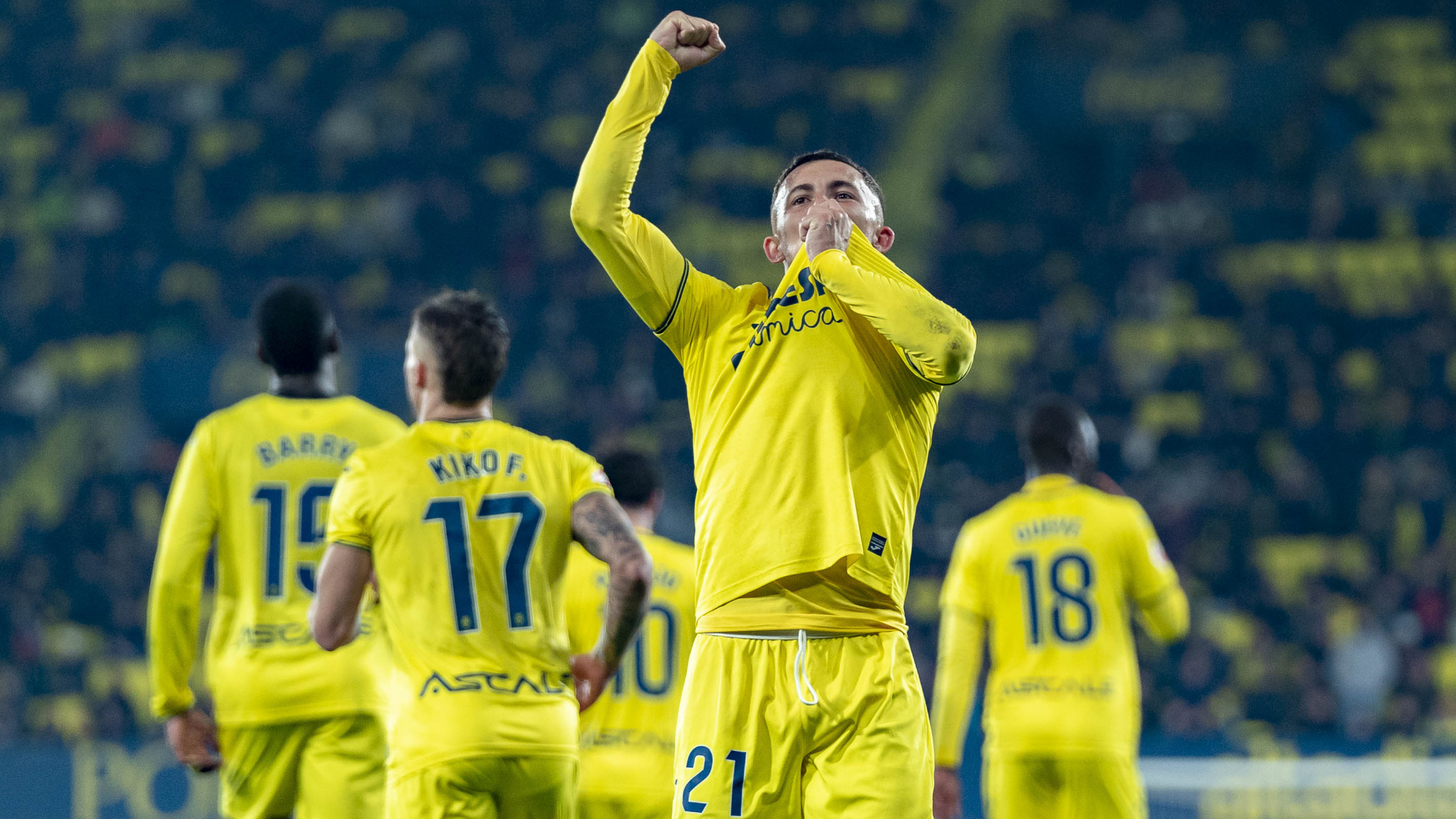 Actualidad 6 YeremyPinoBeso