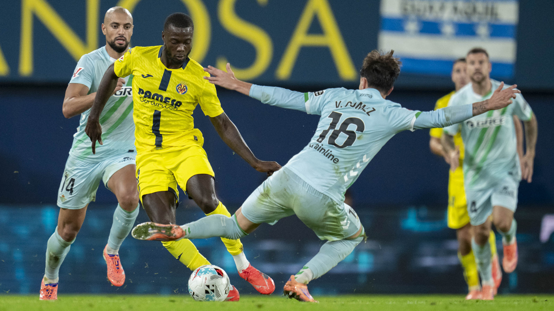Nicolas Pepe vs Real Betis