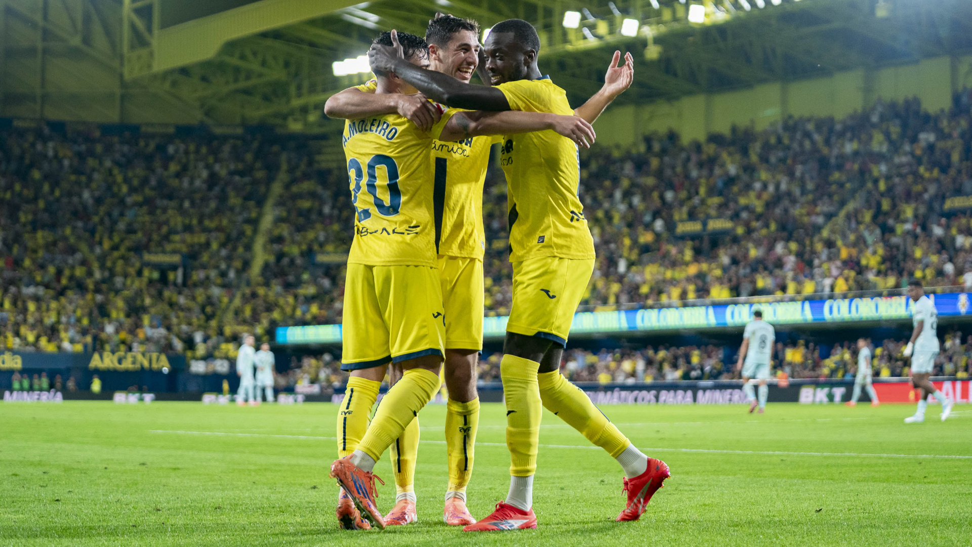 Celebración de gol ante el Real Betis