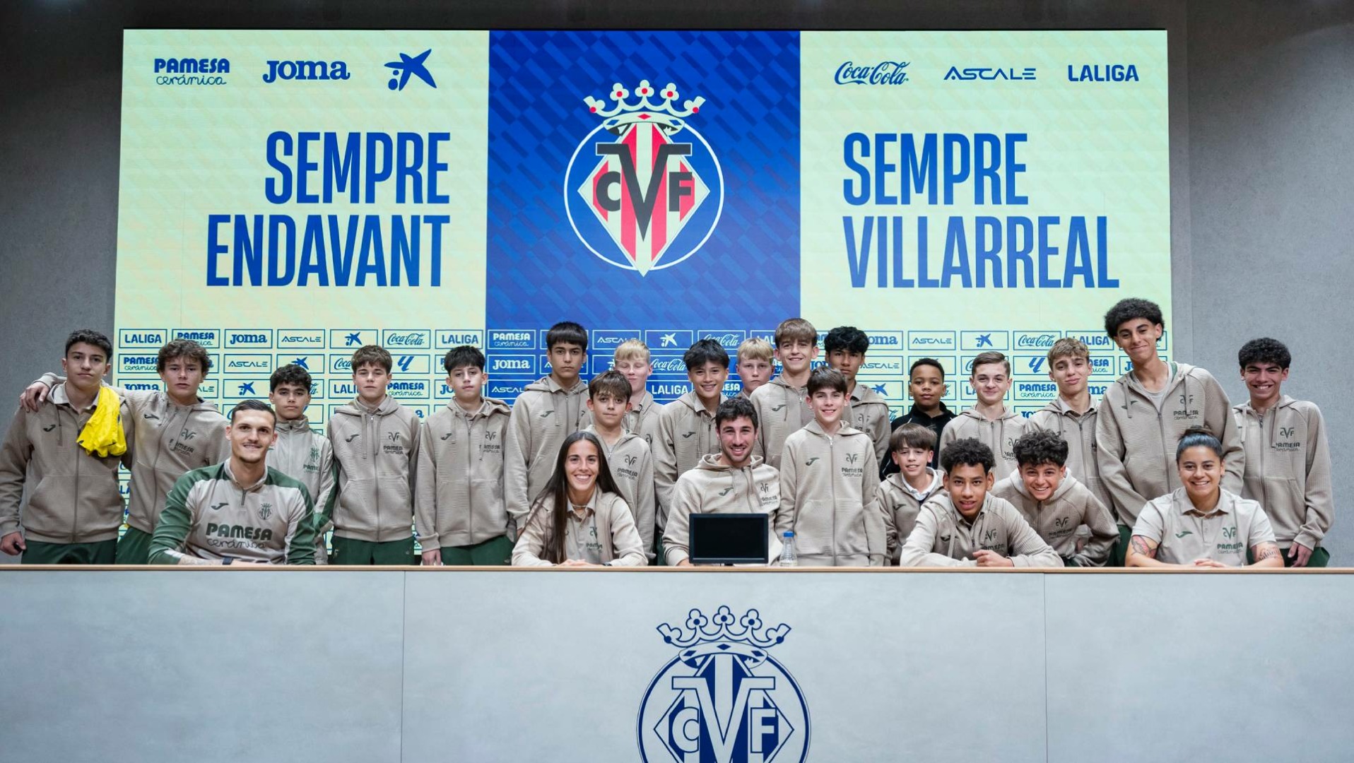 20251118 FirmaAutografosInmersion 003 1