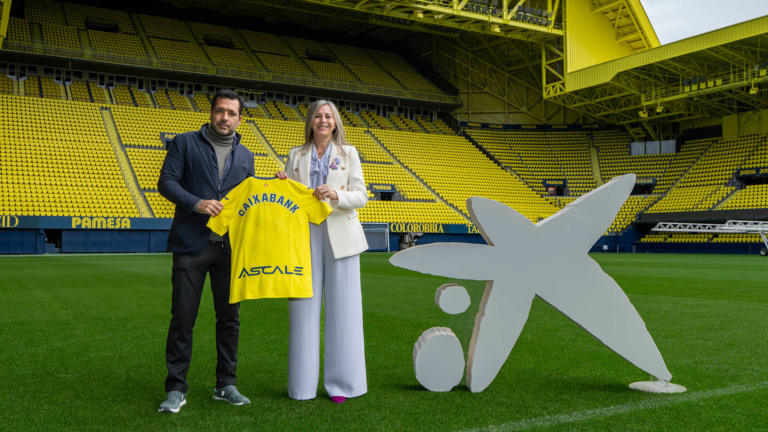 20251201 FirmaAcuerdoCaixaBank 005