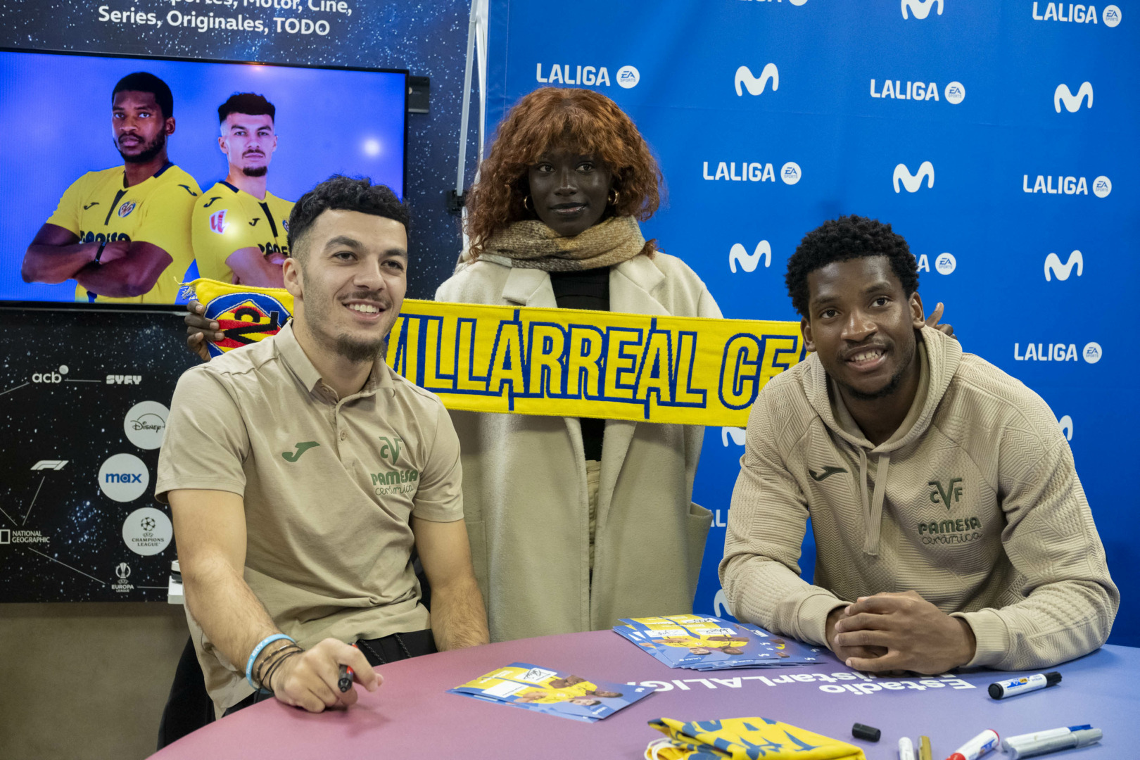 20260114 FirmaAutografosTiendaMovistar 012