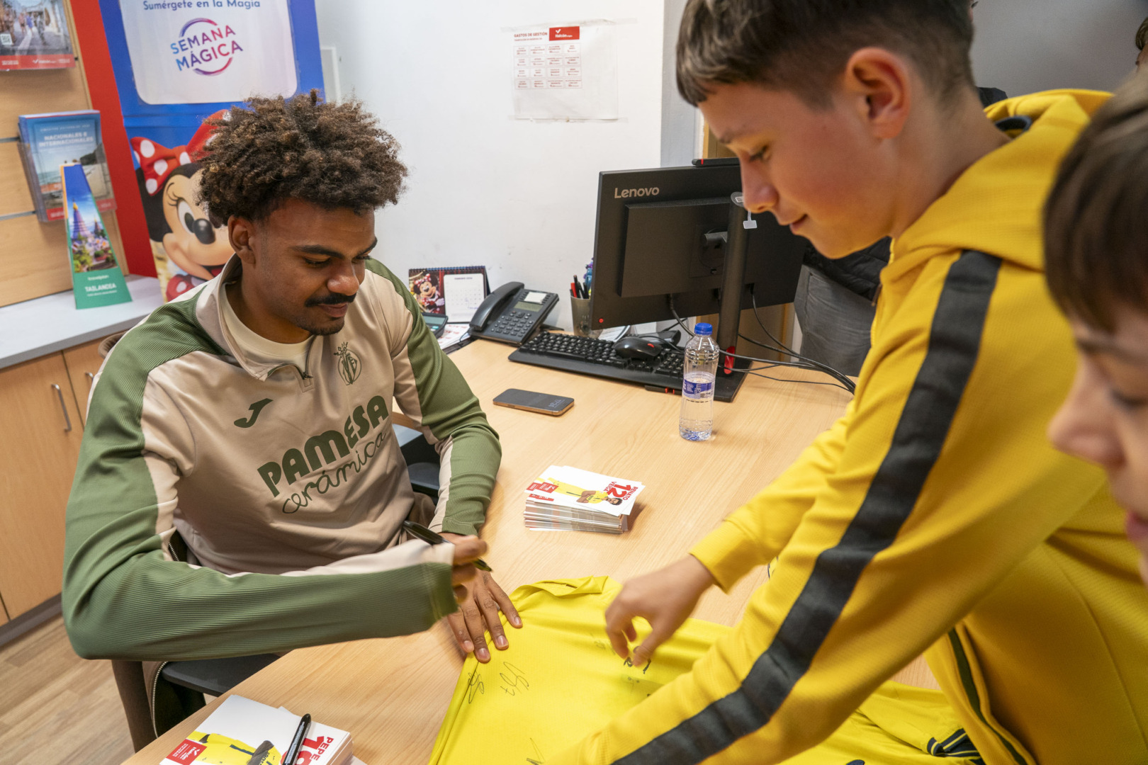 20260211 Firma Pepe y Veiga Halcon Viajes 009