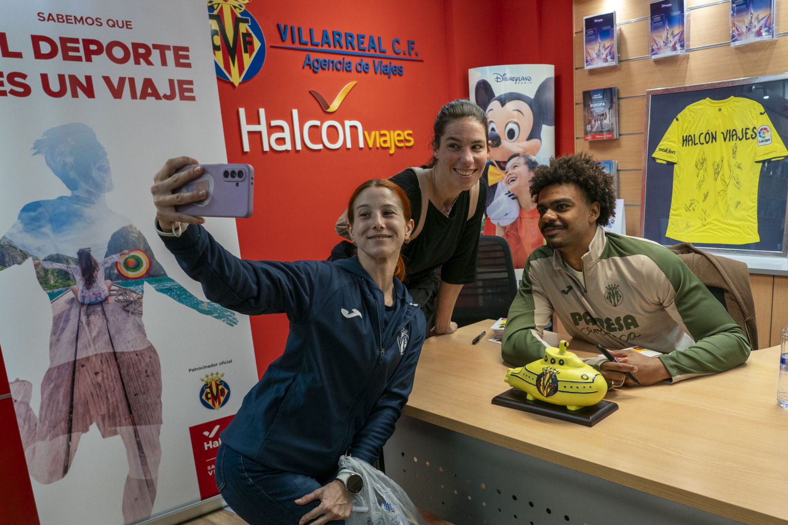 20260211 Firma Pepe y Veiga Halcon Viajes 016