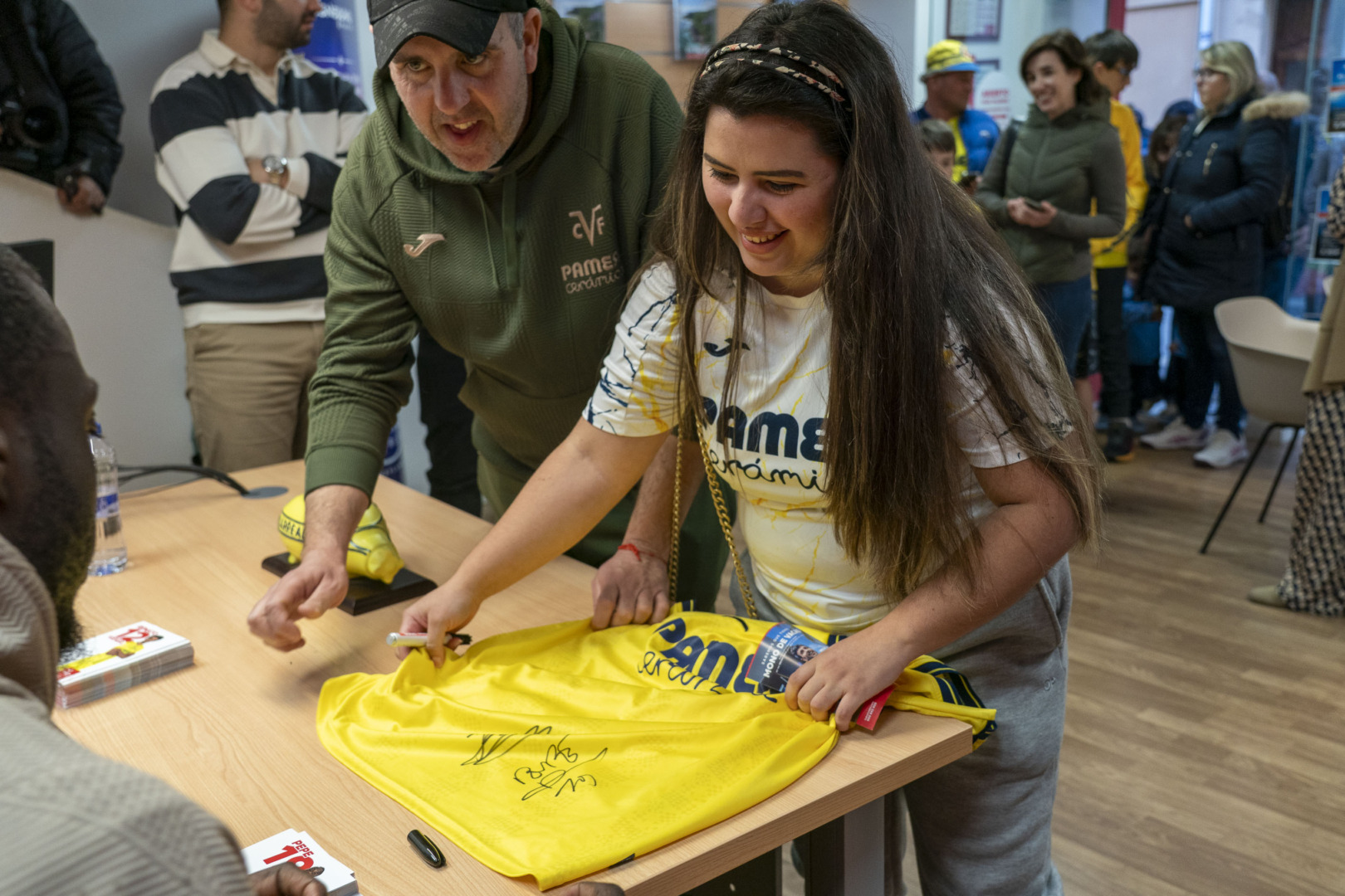 20260211 Firma Pepe y Veiga Halcon Viajes 032