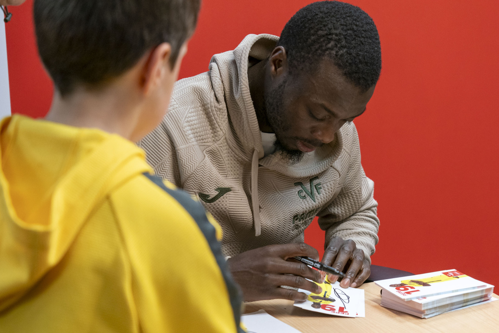 20260211 Firma Pepe y Veiga Halcon Viajes 036