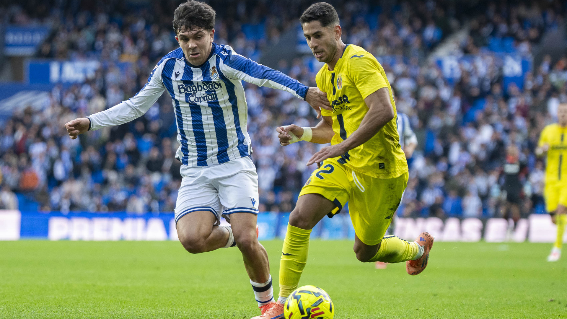 First Team News 8 Ayoze vs Real