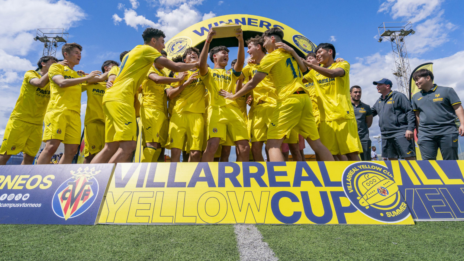yellow cup easter 1